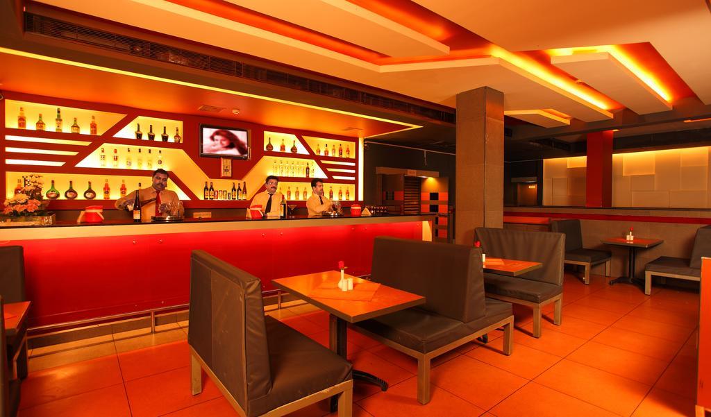 Hotel Luciya Palace Thrissur Экстерьер фото